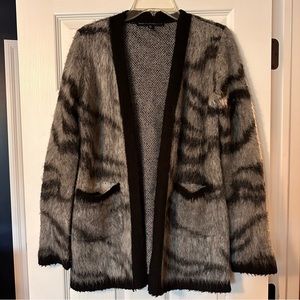 White House Black Market Women’s Sweater XS